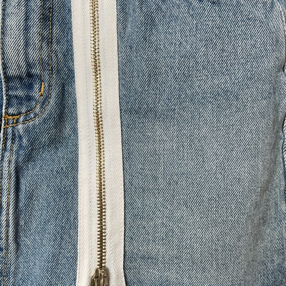 Carmar Like New Denim Skirt. Size 26 - Picture 3 of 8